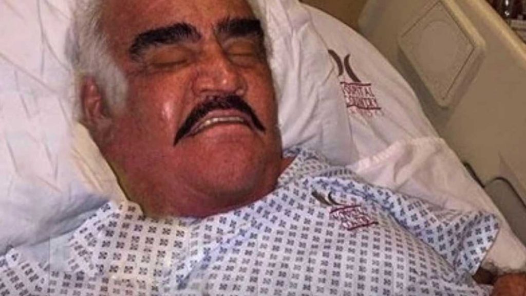 Vicente Fernández vuelve a preocupar por su estado de salud